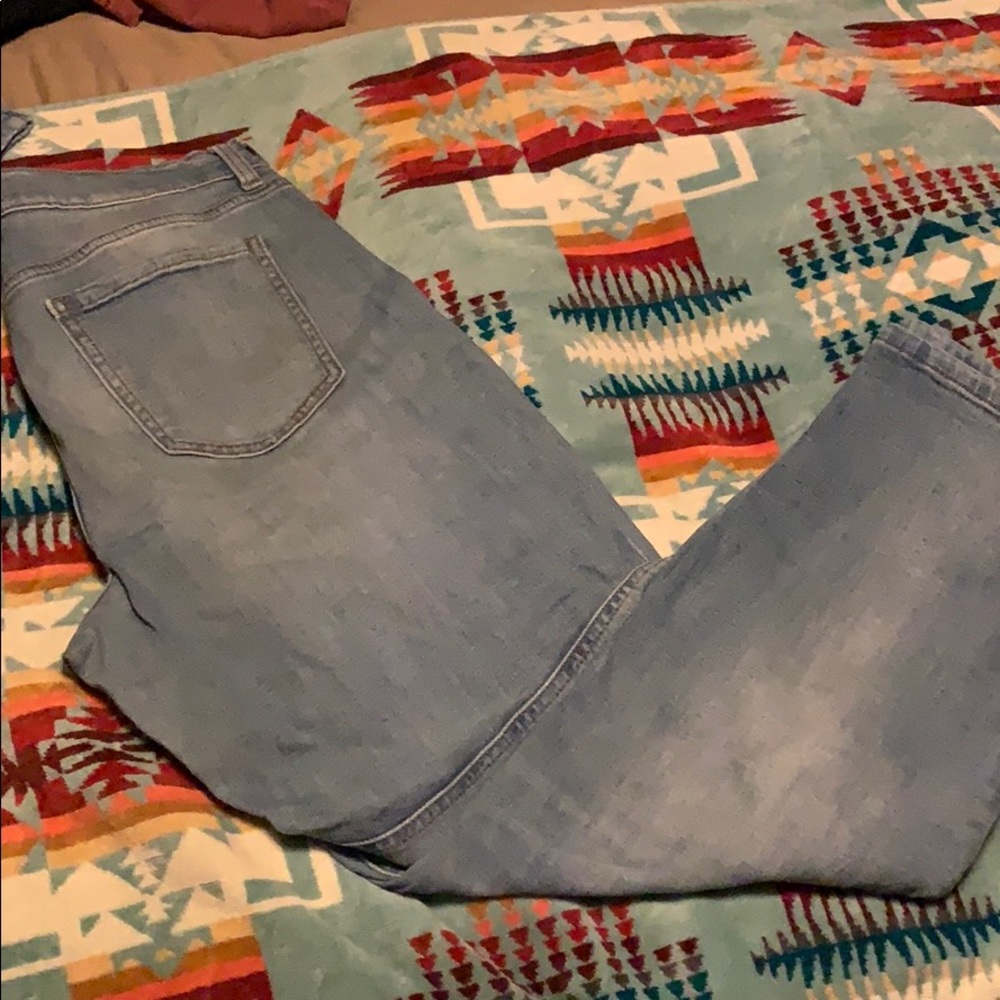 Light wash boyfriend pants
